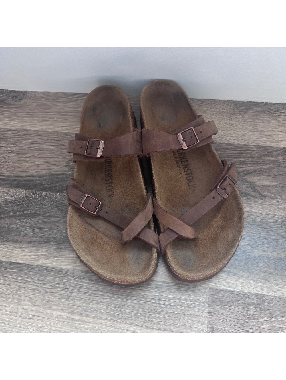 Birkenstock brown toe-loop strappy sandals women's size 8 (39)
